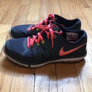 Nike Women’s Flex Sneaker